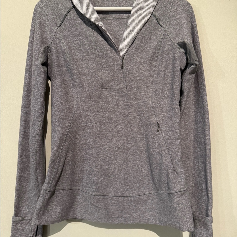 Lululemon sweatshirt women size 6 Gray Women's Top excellent condition